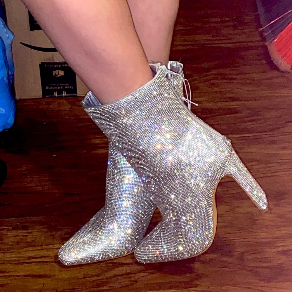 ✨ALL RHINESTONE BOOTIES✨